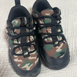 New Balance Kids' Green and Brown Sneakers Camo size 8